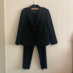 Nine West Black Ladies Suit - 18w/14w